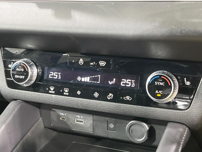 2023 Mitsubishi OUTLANDER PHEV 5LA-GN0W (UW-69f95e248cc3d)[7]