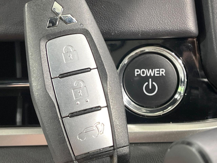 2023 Mitsubishi OUTLANDER PHEV 5LA-GN0W (UW-69f95e248cc3d)[18]