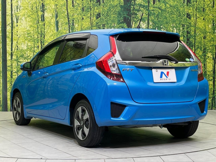2015 Honda Fit Hybrid DAA-GP5 (UW-69f95e24ad575)[11]