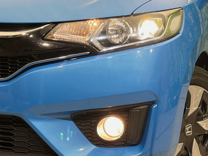 2015 Honda Fit Hybrid DAA-GP5 (UW-69f95e24ad575)[15]