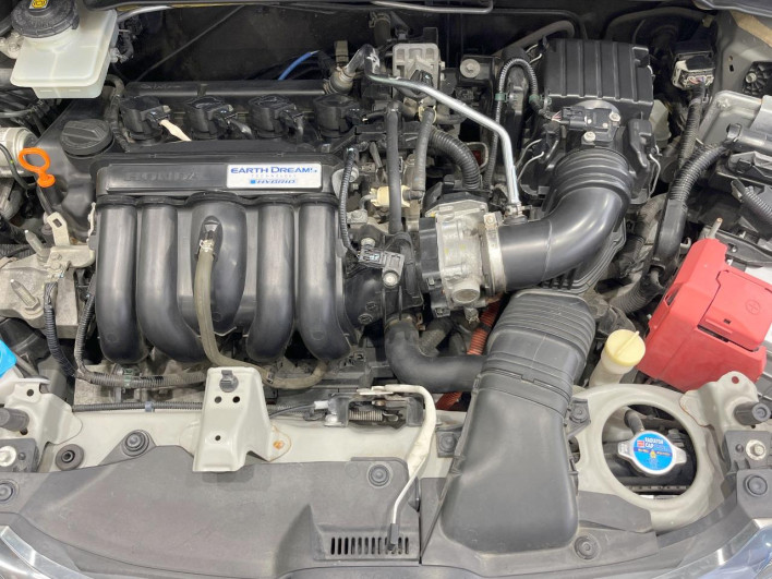 2014 Honda Fit Hybrid DAA-GP5 (UW-69f95e250a6b2)[15]