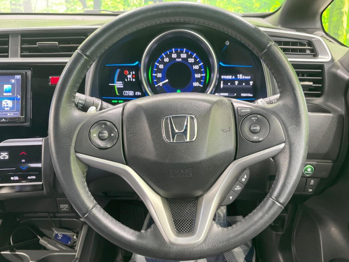 2014 Honda Fit Hybrid DAA-GP5 (UW-69f95e250a6b2)[27]