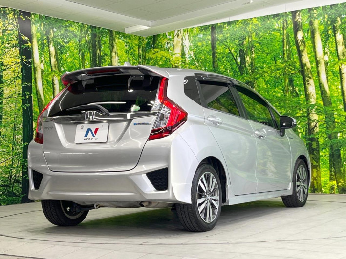 2014 Honda Fit Hybrid DAA-GP5 (UW-69f95e250a6b2)[7]