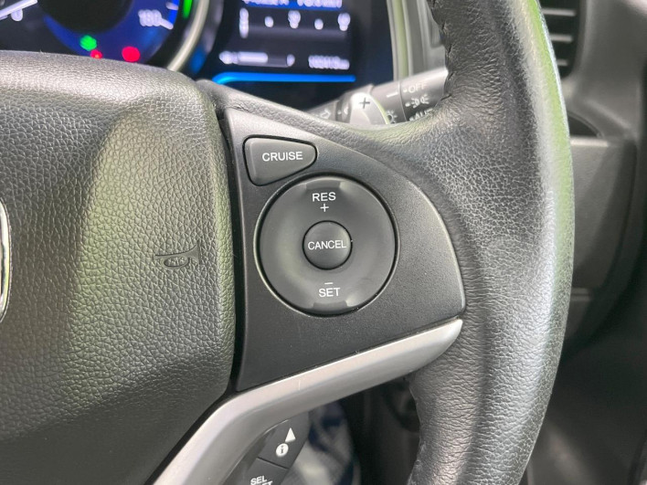 2014 Honda Fit Hybrid DAA-GP5 (UW-69f95e250a6b2)[29]