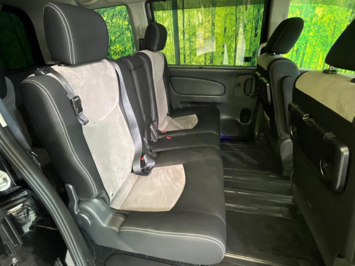 2016 Nissan Serena DAA-HC26 (UW-69f95e2f89d26)[28]