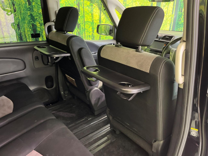 2016 Nissan Serena DAA-HC26 (UW-69f95e2f89d26)[27]