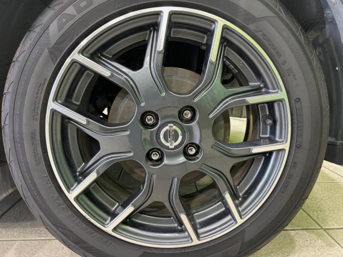2020 Nissan Note DAA-HE12 (UW-69f95e322bd0e)[10]
