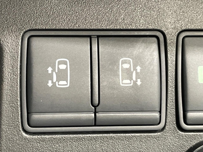 2014 Nissan Serena DAA-HFC26 (UW-69f95e370c1c0)[22]