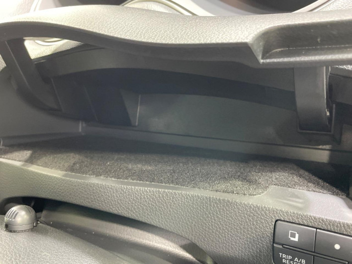 2014 Nissan Serena DAA-HFC26 (UW-69f95e370c1c0)[24]