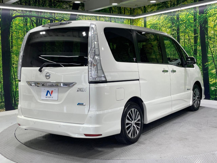 2014 Nissan Serena DAA-HFC26 (UW-69f95e370c1c0)[16]