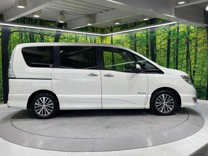 2014 Nissan Serena DAA-HFC26 (UW-69f95e370c1c0)[15]