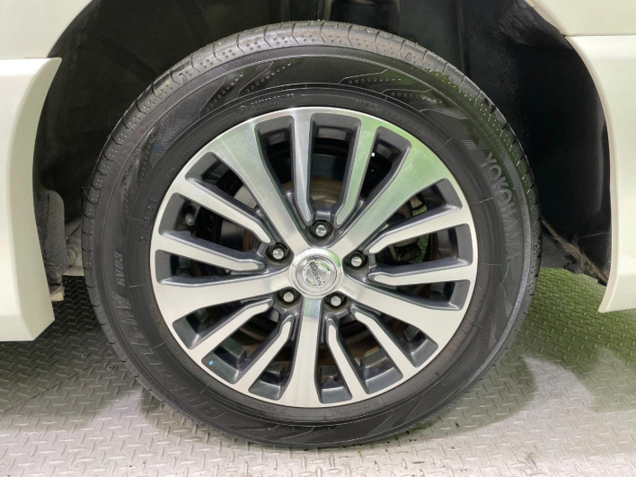 2014 Nissan Serena DAA-HFC26 (UW-69f95e370c1c0)[8]