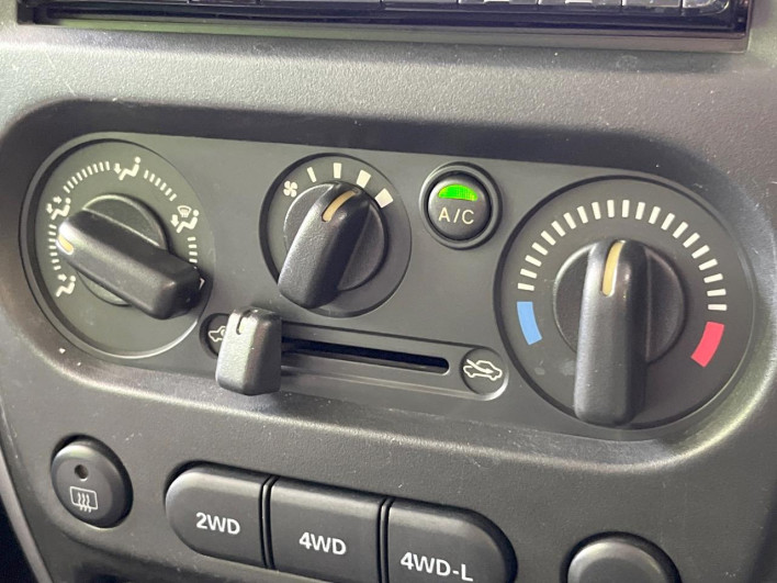 2015 Suzuki Jimny ABA-JB23W (UW-69f95e3c66741)[21]