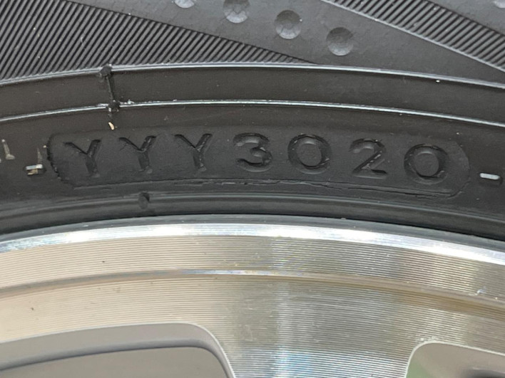 2012 Honda N-BOX CUSTOM DBA-JF1 (UW-69f95e3f2d9d1)[17]