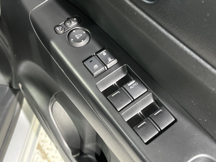 2013 Honda N-BOX DBA-JF1 (UW-69f95e3fa65fb)[18]