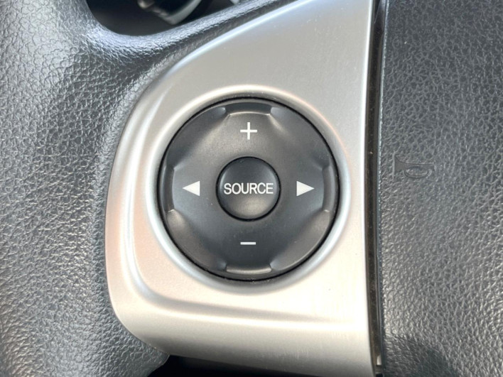 2015 Honda N-BOX DBA-JF1 (UW-69f95e41a17b9)[28]