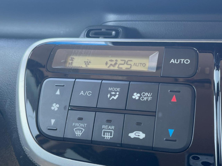 2016 Honda N-BOX DBA-JF1 (UW-69f95e41e26fe)[18]