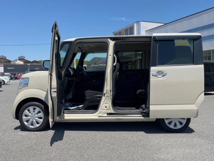 2016 Honda N-BOX DBA-JF1 (UW-69f95e41e26fe)[8]