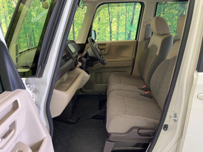 2017 Honda N-BOX DBA-JF3 (UW-69f95e44a80a6)[11]