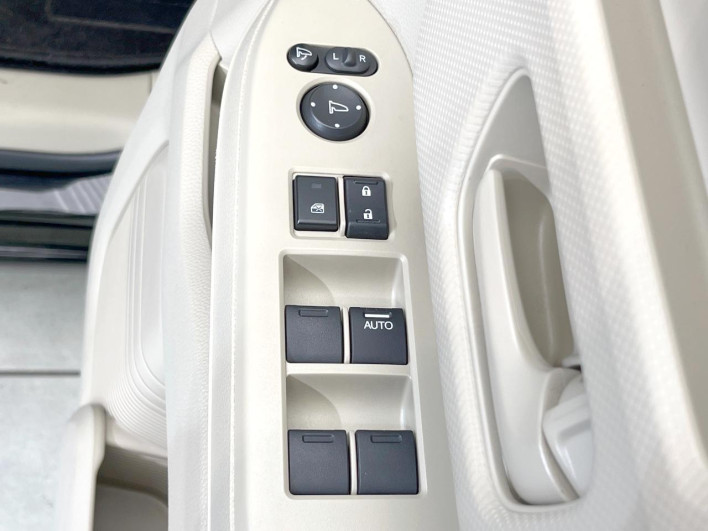 2018 Honda N-BOX DBA-JF3 (UW-69f95e4554fbb)[29]