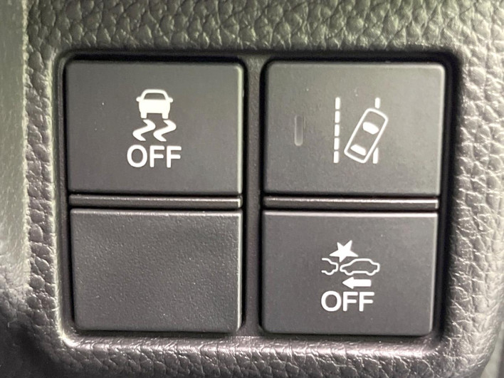 2018 Honda N-BOX CUSTOM DBA-JF3 (UW-69f95e4680f78)[16]