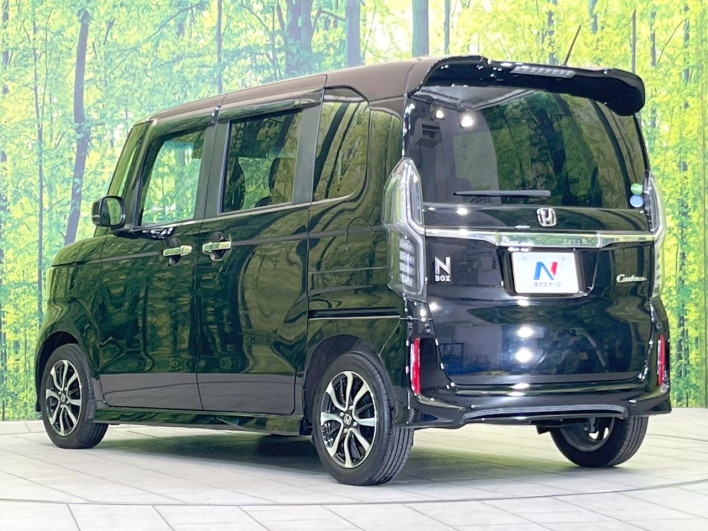 2018 Honda N-BOX CUSTOM DBA-JF3 (UW-69f95e4680f78)[10]