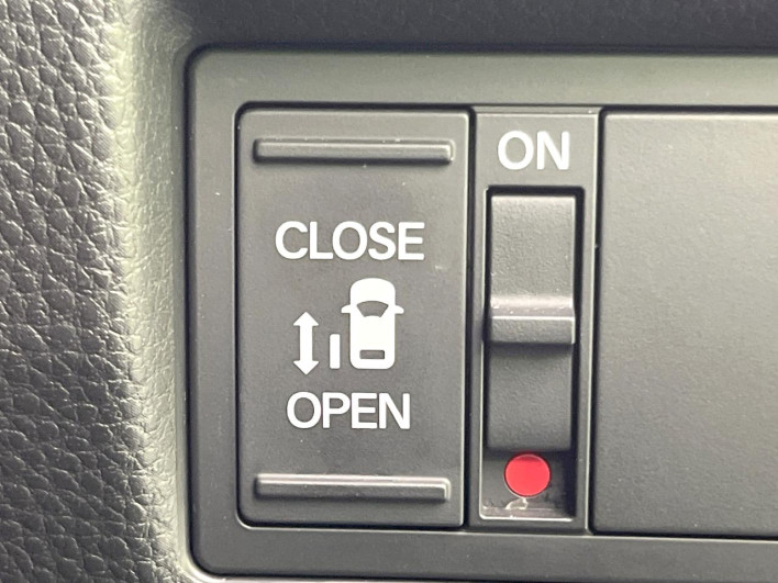 2018 Honda N-BOX CUSTOM DBA-JF3 (UW-69f95e4680f78)[15]