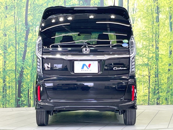 2018 Honda N-BOX CUSTOM DBA-JF3 (UW-69f95e4680f78)[9]