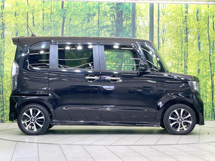 2018 Honda N-BOX CUSTOM DBA-JF3 (UW-69f95e4680f78)[7]