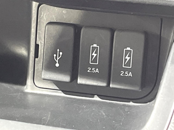 2019 Honda N-BOX CUSTOM DBA-JF3 (UW-69f95e482de80)[18]