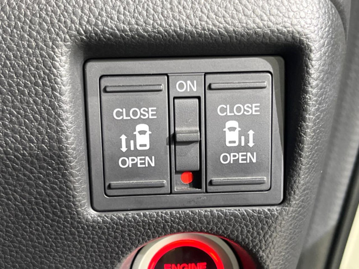 2019 Honda N-BOX CUSTOM DBA-JF3 (UW-69f95e482de80)[12]