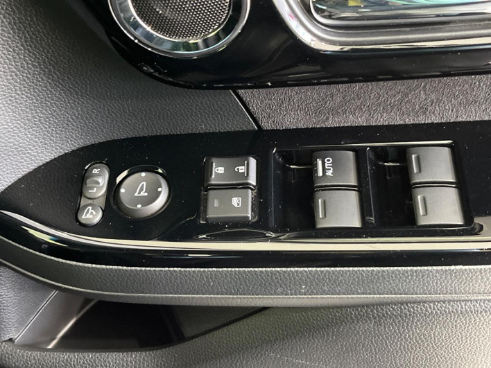 2021 Honda N-BOX CUSTOM 6BA-JF3 (UW-69f95e4952b50)[20]