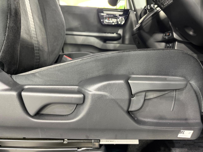 2021 Honda N-BOX CUSTOM 6BA-JF3 (UW-69f95e4a32f70)[22]
