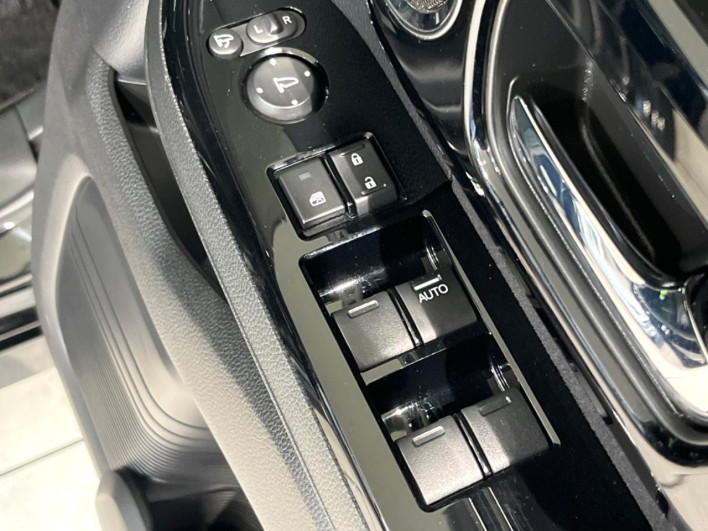 2021 Honda N-BOX CUSTOM 6BA-JF3 (UW-69f95e4ac2578)[29]