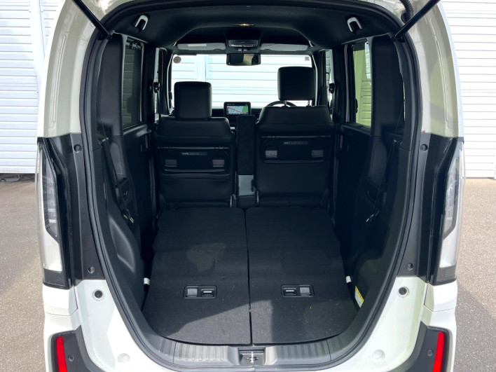 2024 Honda N-BOX CUSTOM 6BA-JF5 (UW-69f95e5136aa5)[29]