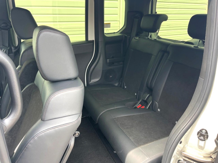 2024 Honda N-BOX CUSTOM 6BA-JF5 (UW-69f95e5136aa5)[23]