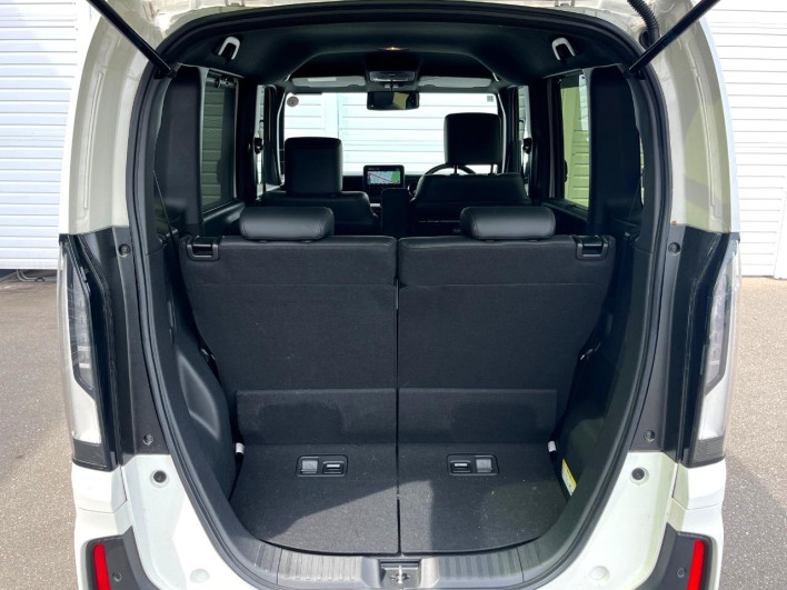2024 Honda N-BOX CUSTOM 6BA-JF5 (UW-69f95e5136aa5)[28]