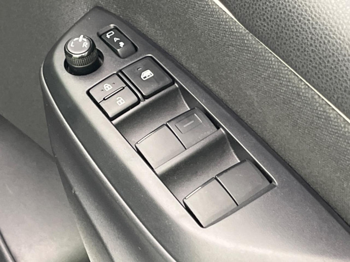 2021 Toyota Yaris 5BA-KSP210 (UW-69f95e641cae1)[25]