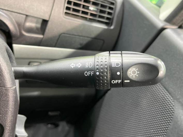 2010 Daihatsu Move DBA-L175S (UW-69f95e649a5df)[23]