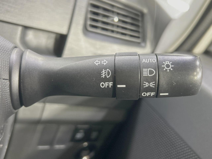 2012 Daihatsu Move DBA-LA100S (UW-69f95e683b97a)[27]