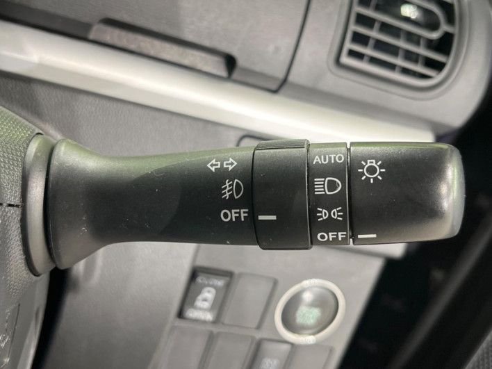 2013 Daihatsu Tanto DBA-LA610S (UW-69f95e75ed4b7)[29]