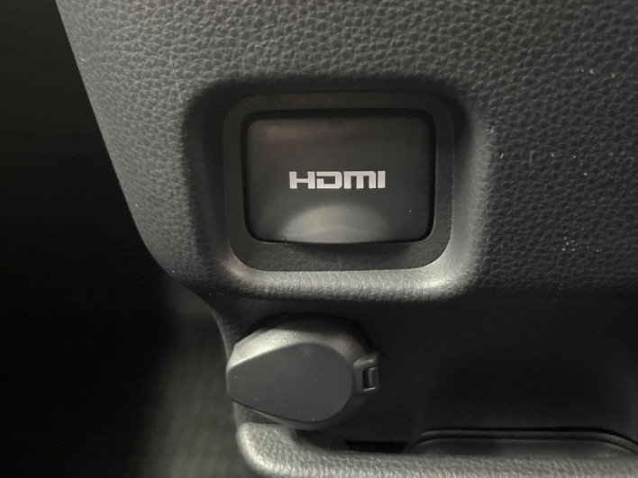 2022 Toyota Voxy 6BA-MZRA90W (UW-69f95eaee13e6)[20]