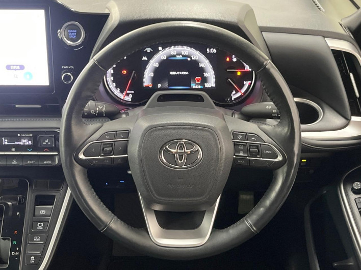 2022 Toyota Voxy 6BA-MZRA90W (UW-69f95eaee13e6)[28]