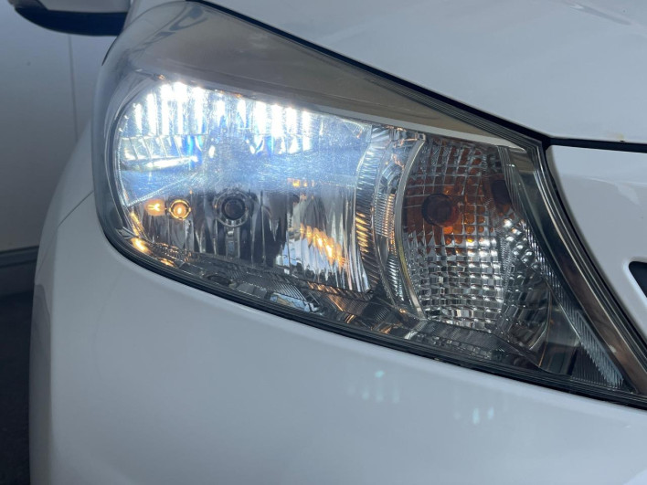 2013 Toyota Vitz DBA-NCP131 (UW-69f95eb1bfd2c)[5]