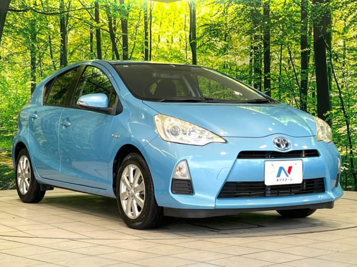 2014 Toyota Aqua DAA-NHP10 (UW-69f95eb494c61)[12]