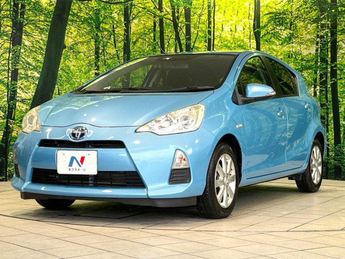 2014 Toyota Aqua DAA-NHP10 (UW-69f95eb494c61)[6]