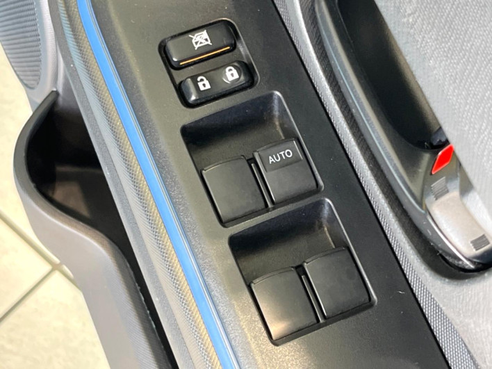 2014 Toyota Aqua DAA-NHP10 (UW-69f95eb494c61)[29]