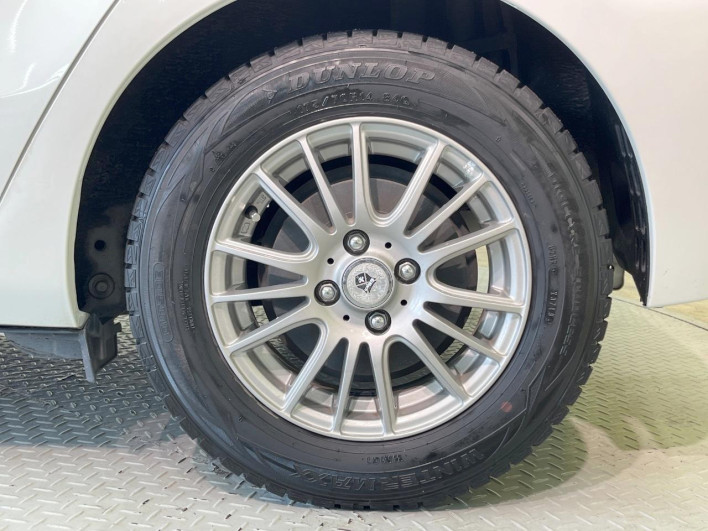 2015 Toyota Aqua DAA-NHP10 (UW-69f95eb4b9081)[8]
