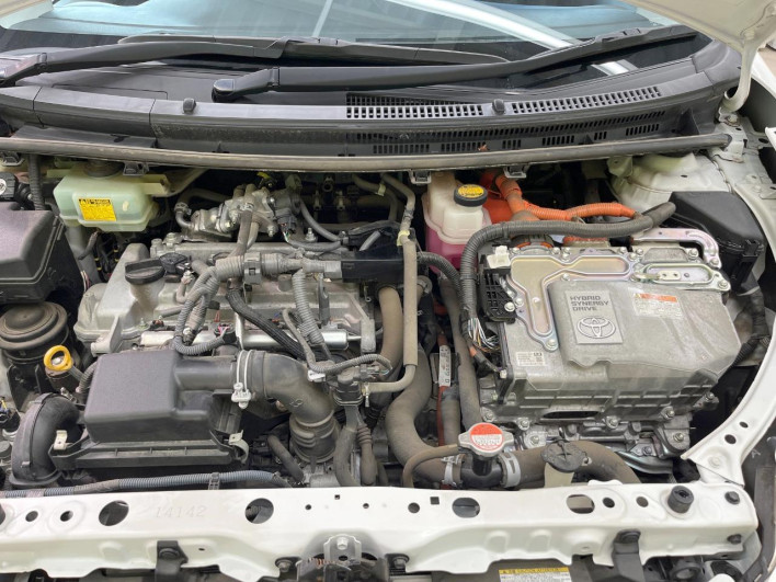 2015 Toyota Aqua DAA-NHP10 (UW-69f95eb4b9081)[4]