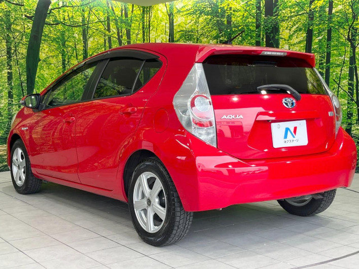 2013 Toyota Aqua DAA-NHP10 (UW-69f95eb70ab84)[7]